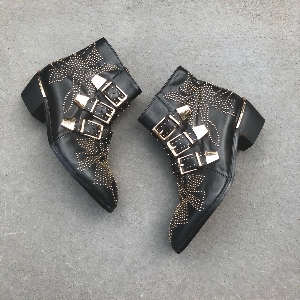 Authentic Chloè Susanna black leather boots w gold